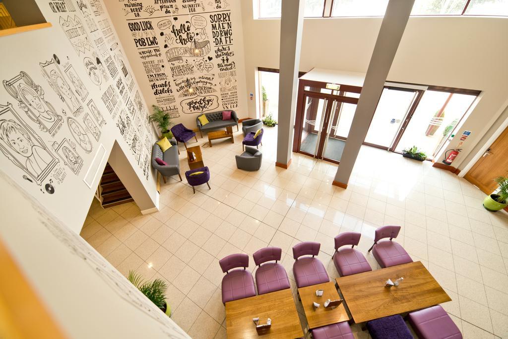 Yha Cardiff Central Luaran gambar The foyer of the National Centre for Early Music