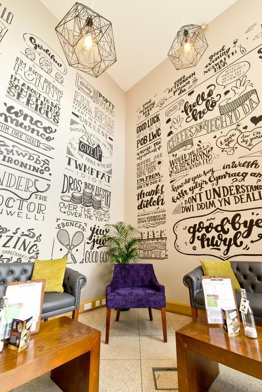 Yha Cardiff Central Hostel Luaran gambar Wall graphics