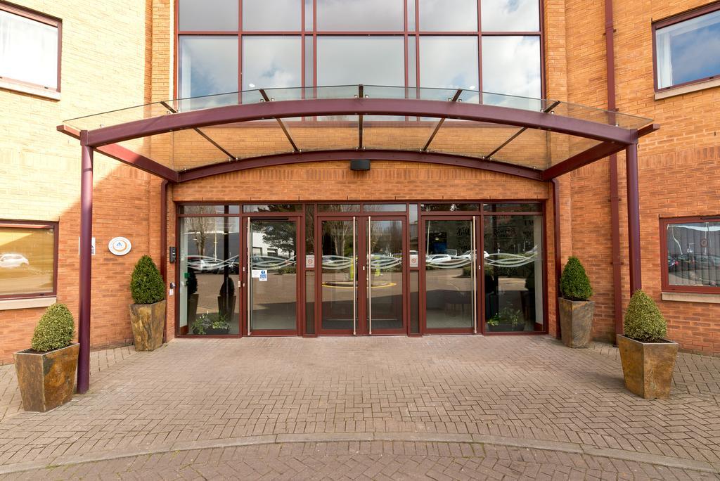 Yha Cardiff Central Luaran gambar Entrance to the school