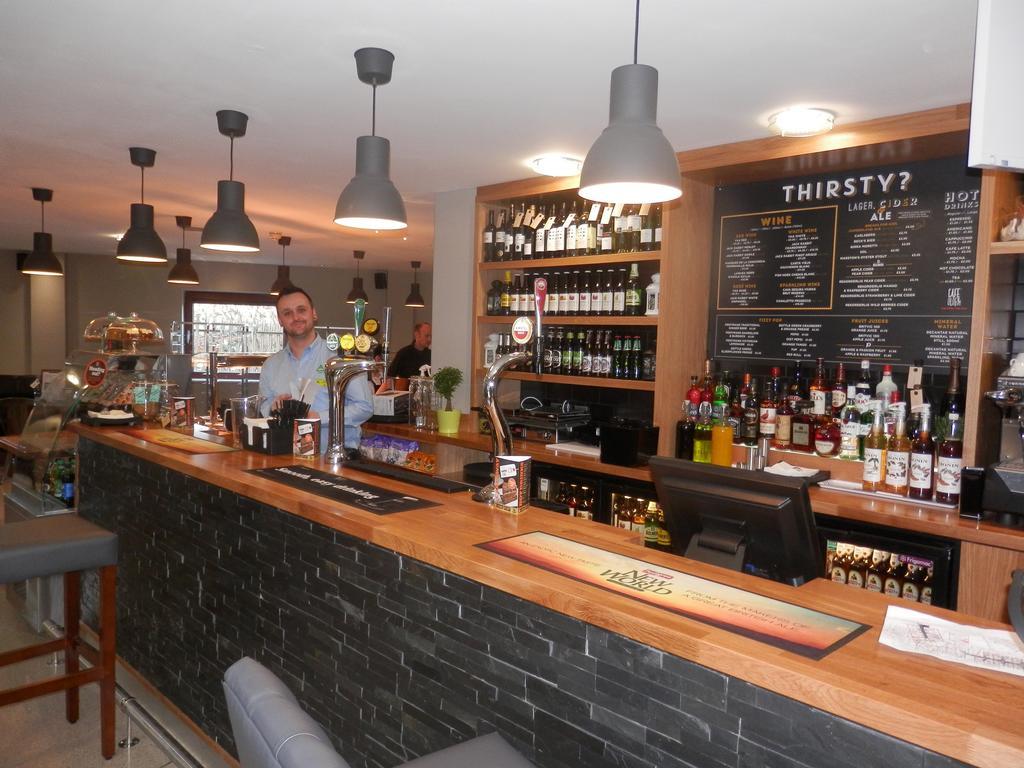 Yha Cardiff Central Luaran gambar The bar at the Old Post Office
