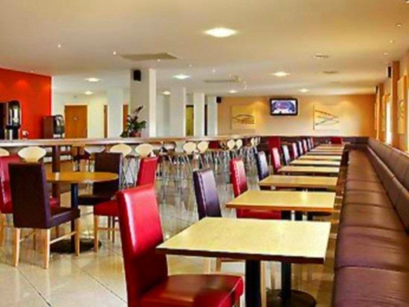 Yha Cardiff Central Luaran gambar The interior of the restaurant