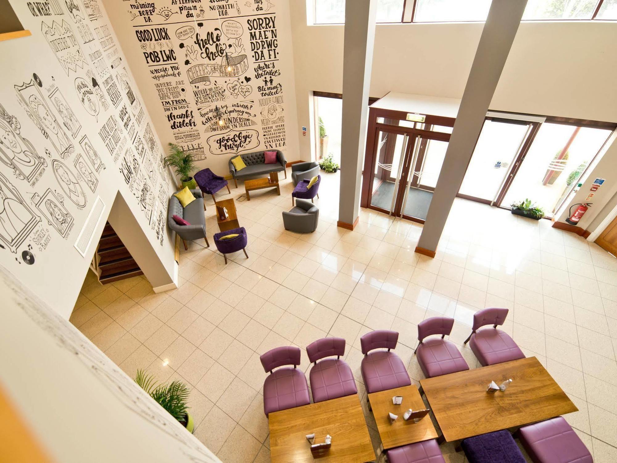 Yha Cardiff Central Luaran gambar The foyer of the National Centre for Early Music