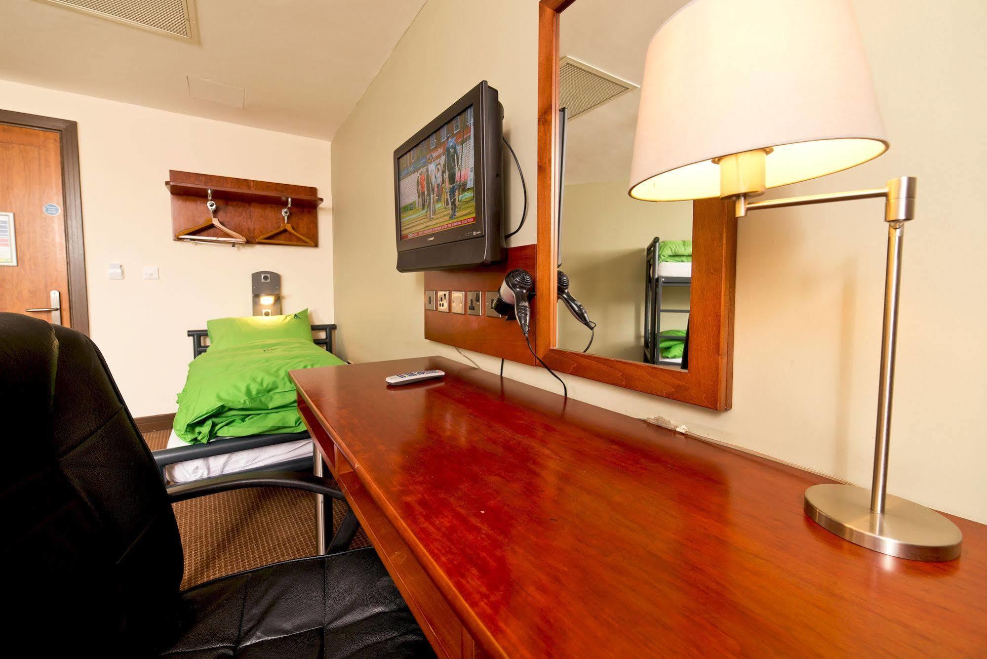 Yha Cardiff Central Luaran gambar A room at the hotel