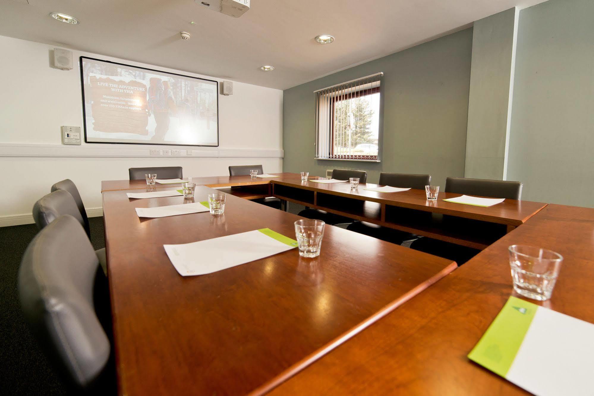 Yha Cardiff Central Hostel Luaran gambar A meeting room at the University of Nottingham