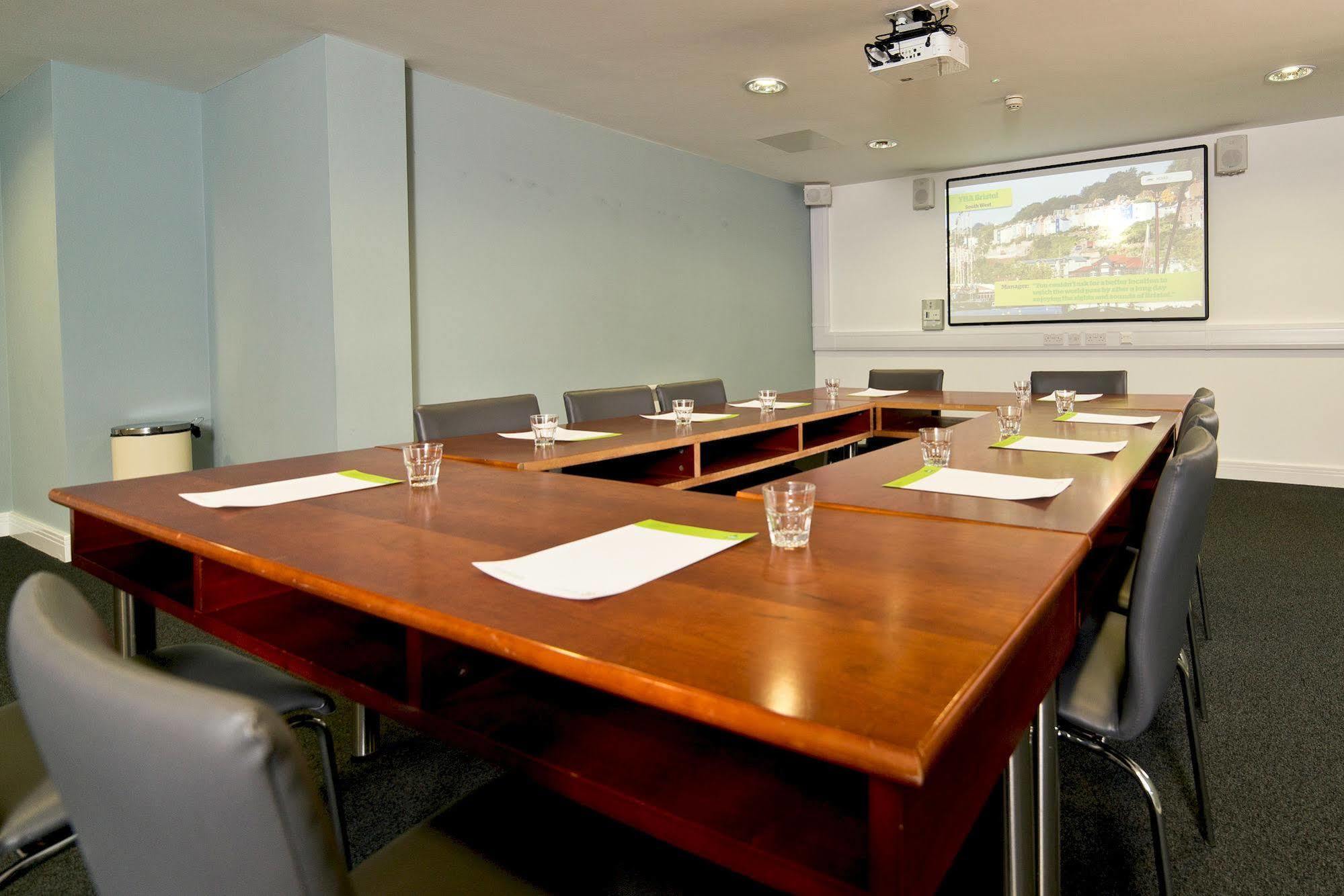 Yha Cardiff Central Hostel Luaran gambar A meeting room at the University of Waikato