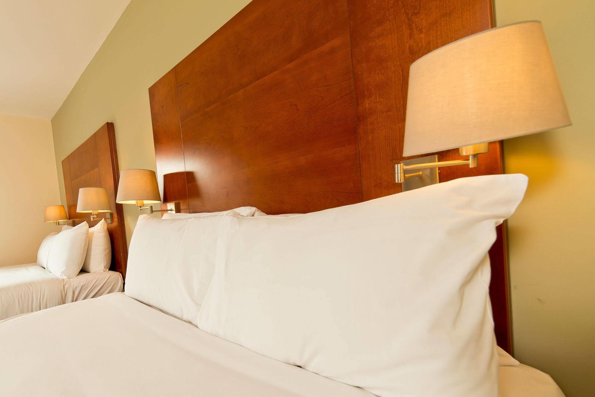 Yha Cardiff Central Luaran gambar A pillow